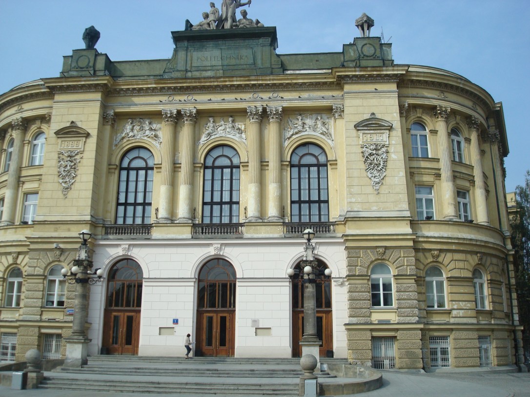 UNIVERSIDAD TECNOLOGICA DE VARSOVIA